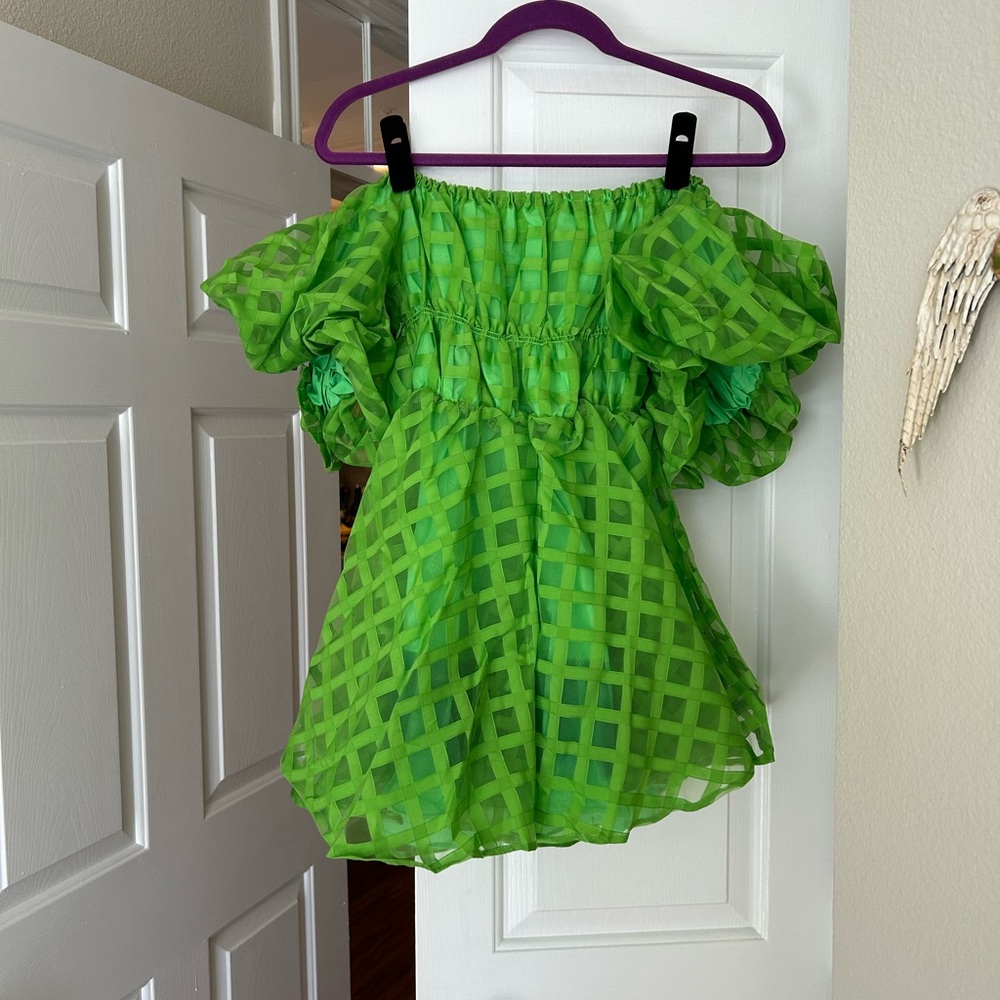NWT Billy J off the shoulder puff sleeve dress